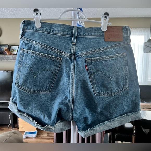 Levi’s 501 Mid Length Short NWOT - Picture 4 of 4
